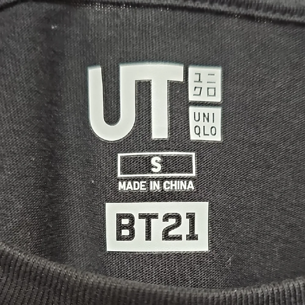 Uniqlo Black Short Sleeve‎ Tee